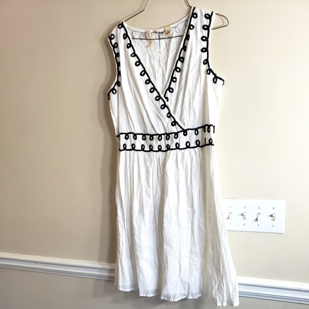 Studio West Apparel - Picture 8 of 16